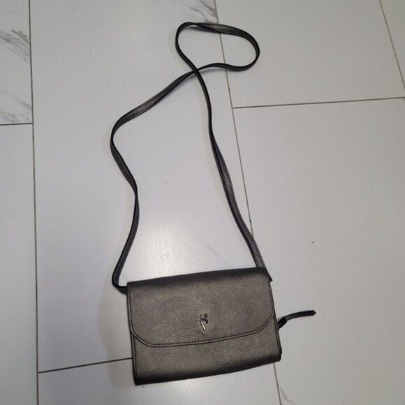 ~ small grey simply vera crossbody purse - Picture 1 of 5